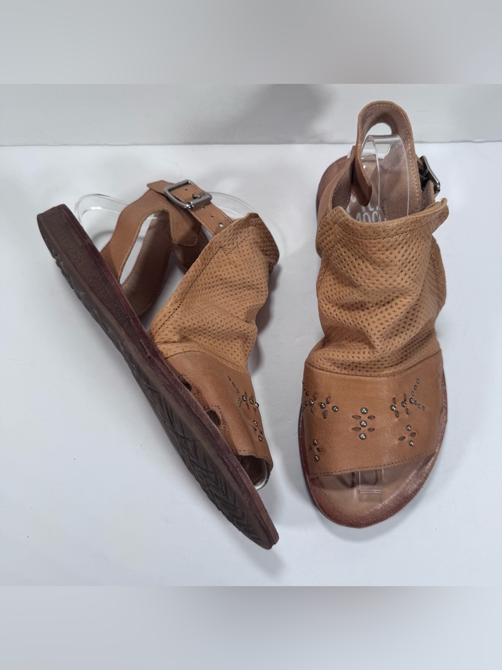 Miz Mooz Fifi Wheat Tan Leather Studded Ankle Strap Gladiator Sandals Size 10